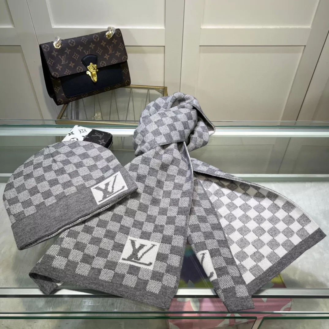 louis vuitton lv hat and echapres set s_127ab1b2